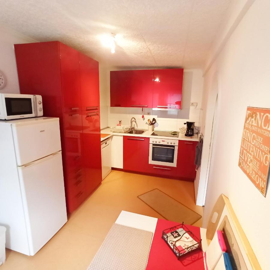 Charming 2-Bed Apartment In コッヘム エクステリア 写真