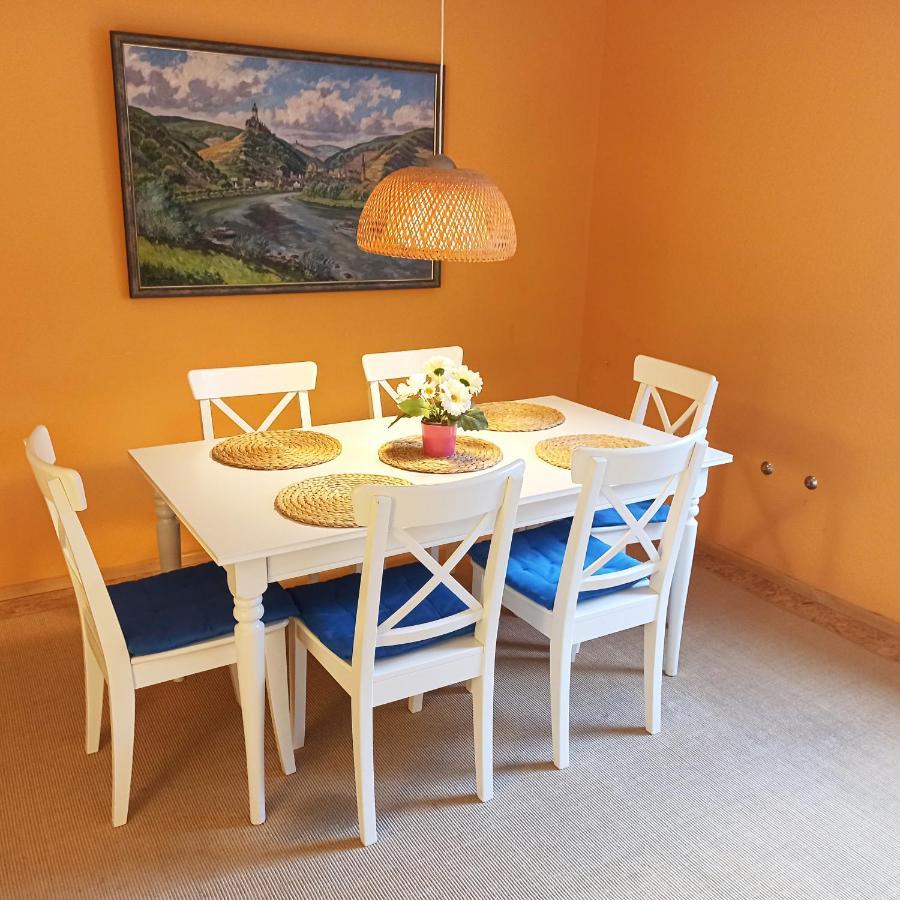 Charming 2-Bed Apartment In コッヘム エクステリア 写真